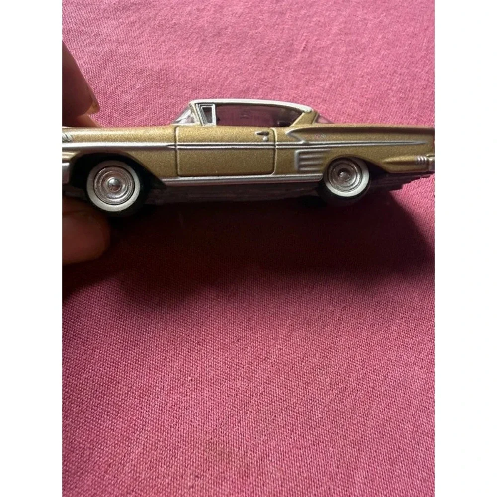 Vintage 2000 Johnny Lightning 1958 Chevy Impala Gold White Top Diecast Ca